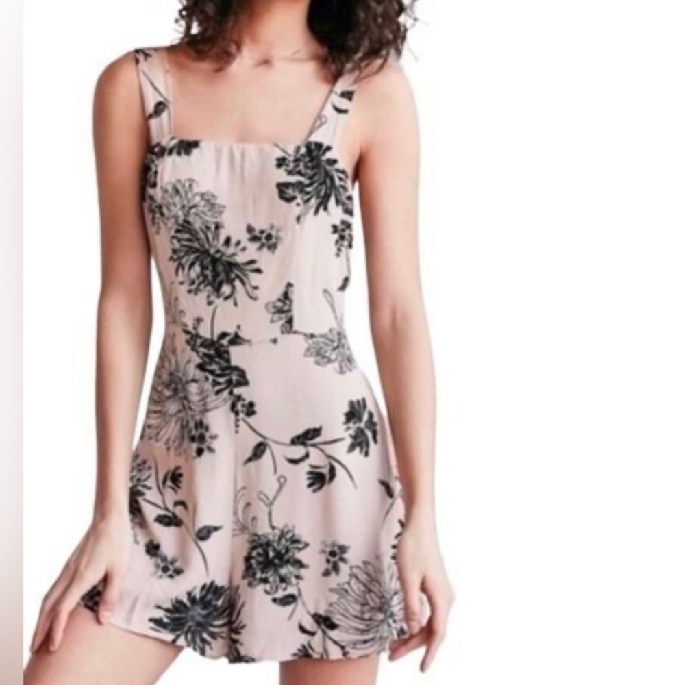 Kimchi Blue Floral Romper Tan and Black Size 8